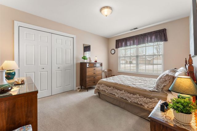 7035 Tompkins Court, Griffith, IN 46319