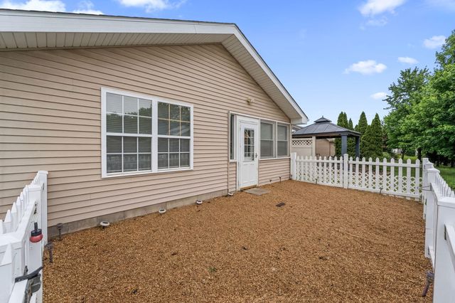 7035 Tompkins Court, Griffith, IN 46319