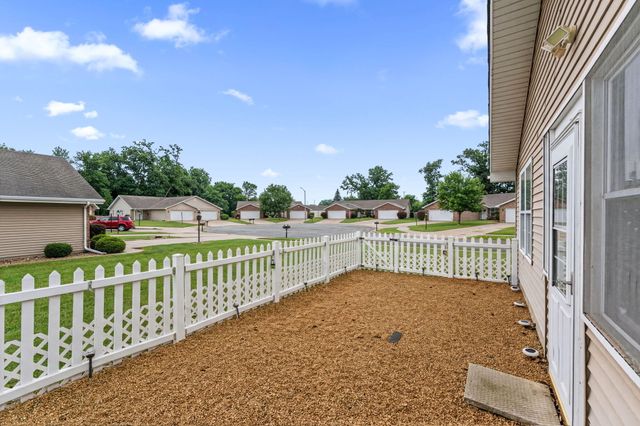 7035 Tompkins Court, Griffith, IN 46319