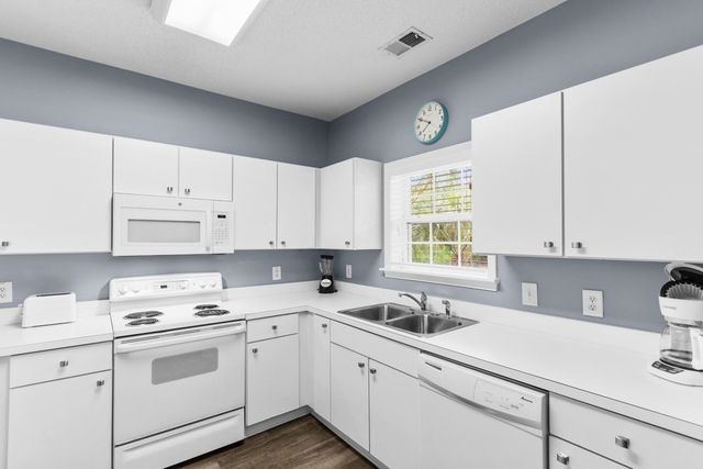 5825 Catalina Dr Unit 522, North Myrtle Beach, SC 29582