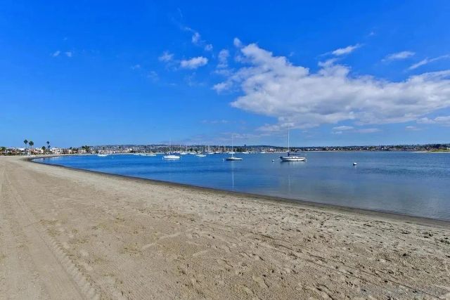 819 Kennebeck Ct, San Diego, CA 92109