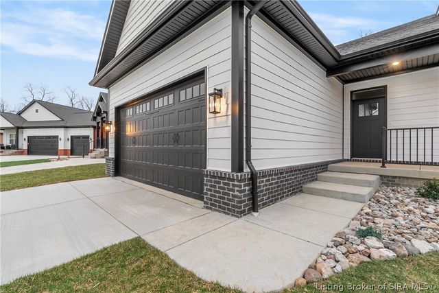 4657 Red Tail Ridge 240, Jeffersonville, IN 47130