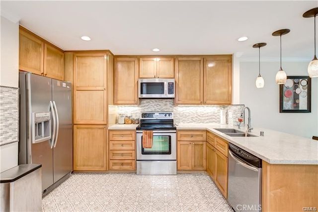 22131 Caminito Vino, Laguna Hills, CA 92653