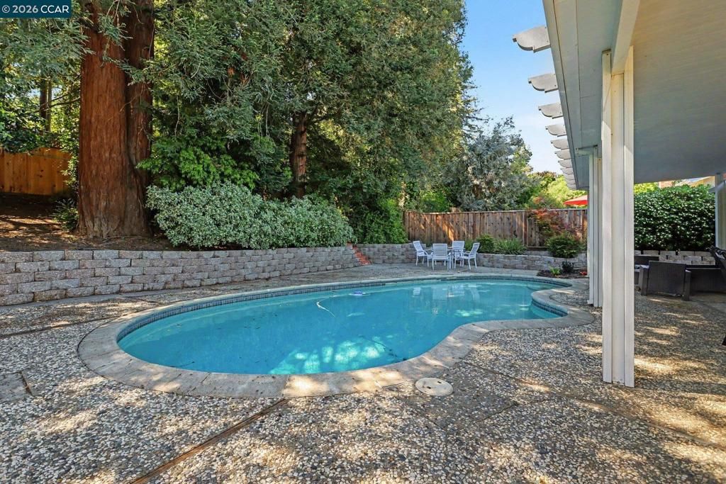 Image 17 of property listing at 236 Appalachian Dr, Martinez, CA 94553