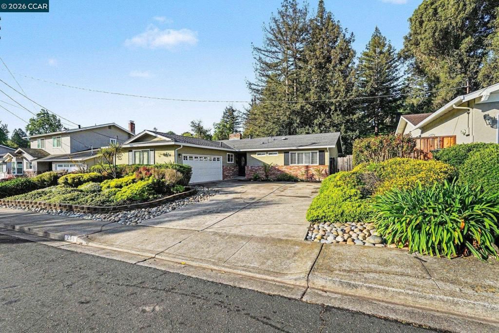 Image 2 of property listing at 236 Appalachian Dr, Martinez, CA 94553