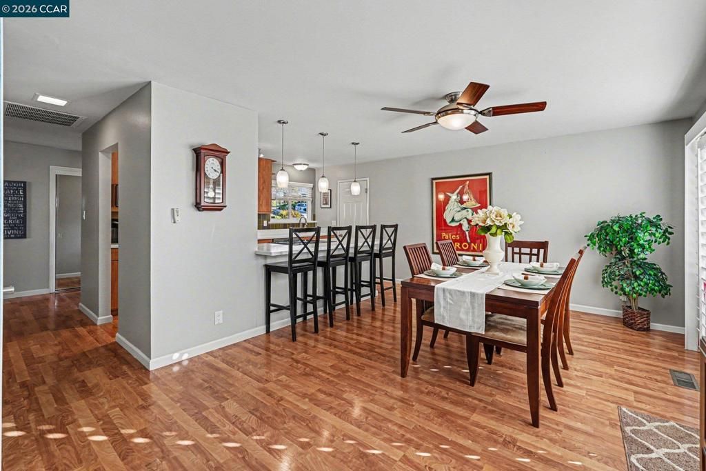 Image 7 of property listing at 236 Appalachian Dr, Martinez, CA 94553