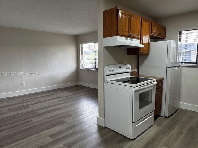 1310 W 29th Street 40, Hialeah, FL 33012