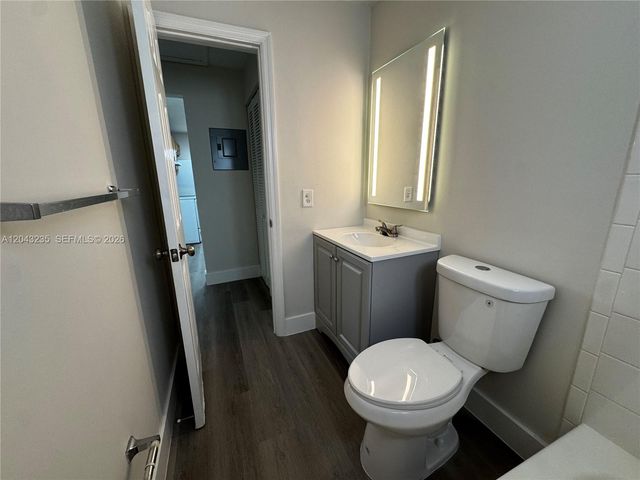 1310 W 29th Street 40, Hialeah, FL 33012