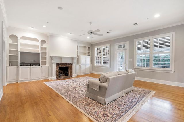 1186 LAKE POINT DR E, Collierville, TN 38017