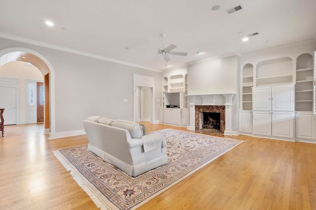 1186 LAKE POINT DR E, Collierville, TN 38017