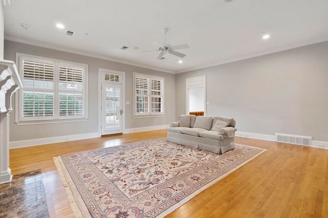 1186 LAKE POINT DR E, Collierville, TN 38017