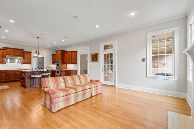 1186 LAKE POINT DR E, Collierville, TN 38017