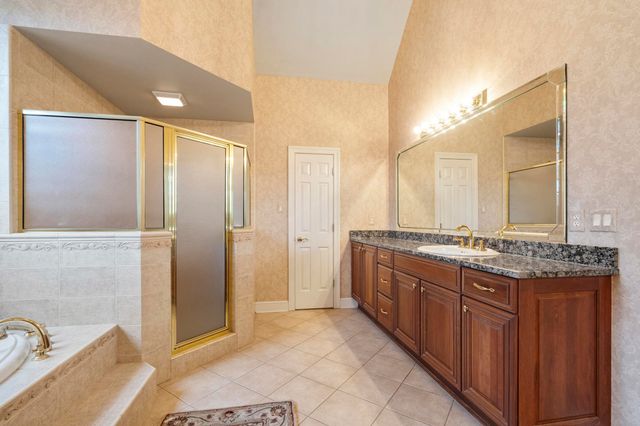 1186 LAKE POINT DR E, Collierville, TN 38017