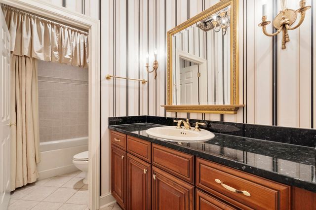 1186 LAKE POINT DR E, Collierville, TN 38017