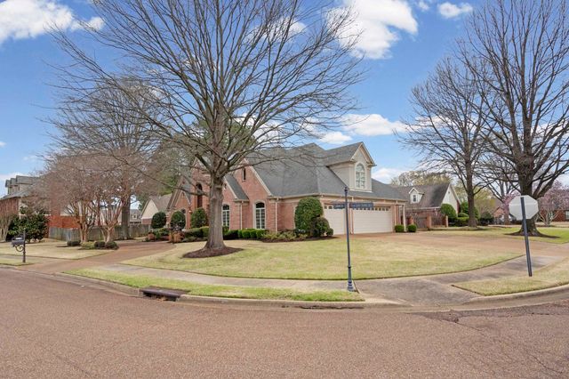 1186 LAKE POINT DR E, Collierville, TN 38017