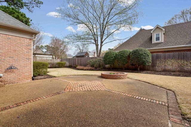 1186 LAKE POINT DR E, Collierville, TN 38017