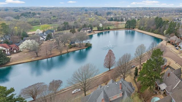 1186 LAKE POINT DR E, Collierville, TN 38017