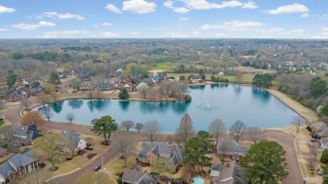1186 LAKE POINT DR E, Collierville, TN 38017