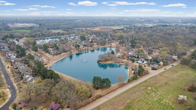 1186 LAKE POINT DR E, Collierville, TN 38017