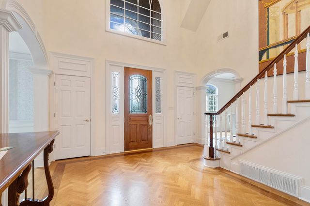 1186 LAKE POINT DR E, Collierville, TN 38017