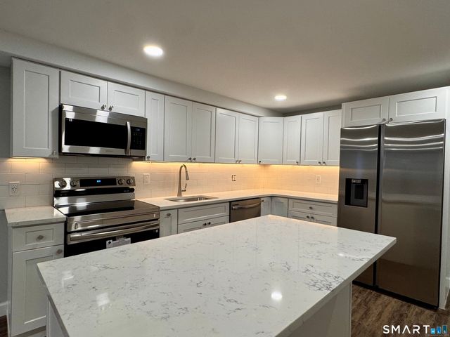 186 York Street, West Haven, CT 06516