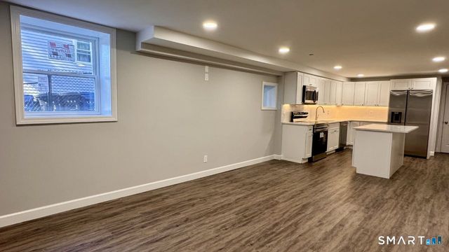 186 York Street, West Haven, CT 06516