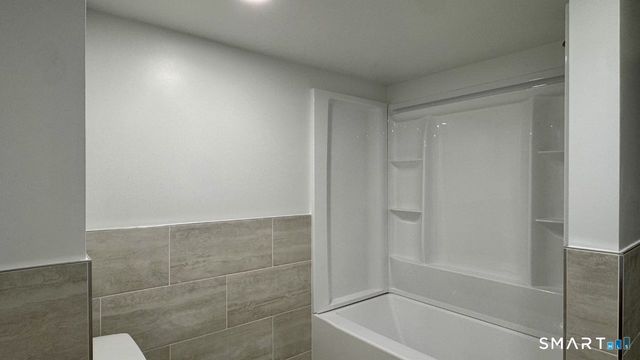 186 York Street, West Haven, CT 06516