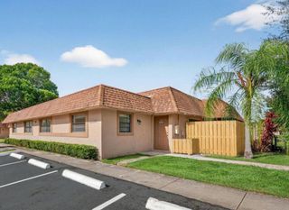 9424 NW 49th Place 13c, Sunrise, FL 33351