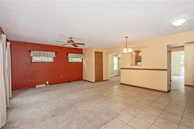 4809 Westbourne Road, Lyndhurst, OH 44124