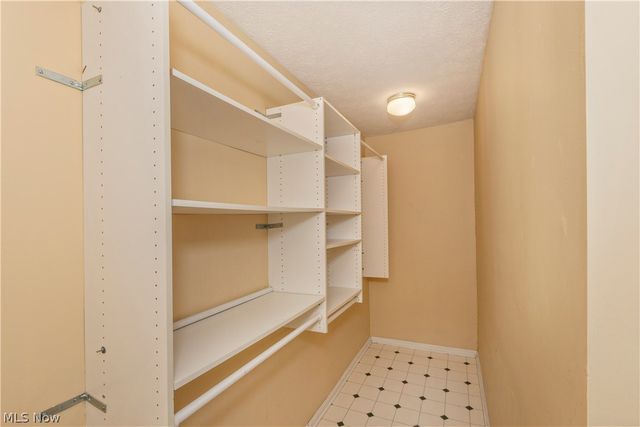 4809 Westbourne Road, Lyndhurst, OH 44124