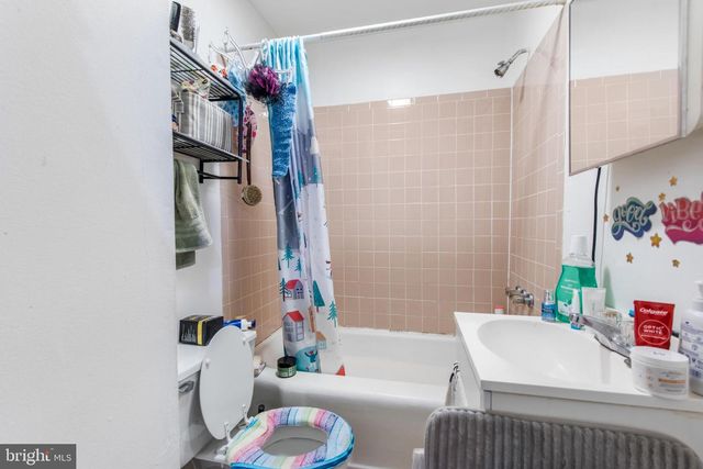 129-131 W SUSQUEHANNA AVE, Philadelphia, PA 19122