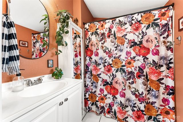 3011 Division Street, Enumclaw, WA 98022