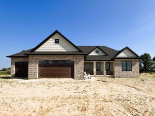 10193 Steinbeck Drive, Granger, IN 46530