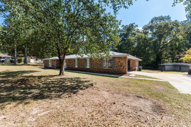34 Country Park Cir., Petal, MS 39465