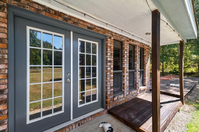 34 Country Park Cir., Petal, MS 39465