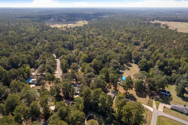 34 Country Park Cir., Petal, MS 39465