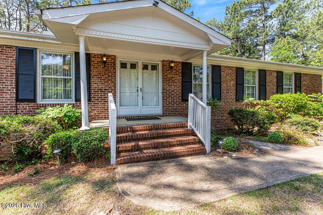 325 Lupin Place, Southern Pines, NC 28387