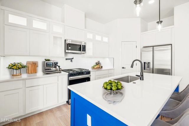 717 Paseo Astuto Place, Horizon City, TX 79928