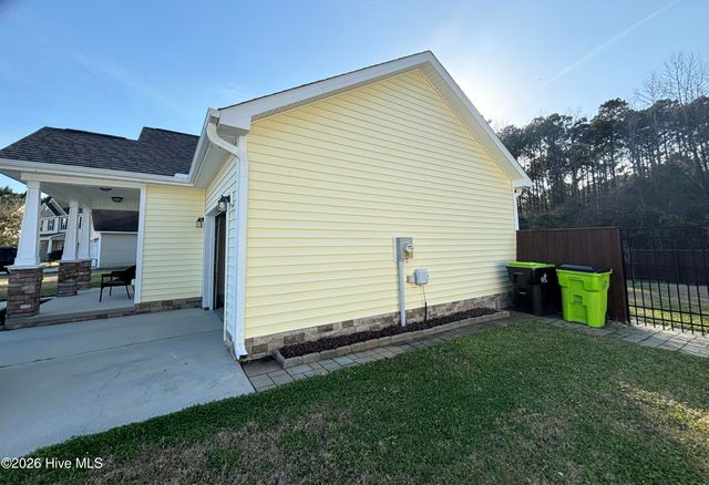 604 Spoleto Court, Swansboro, NC 28584
