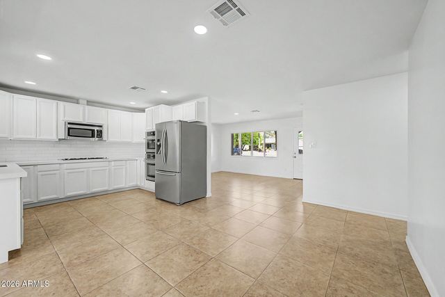 2601 E DAHLIA Drive, Phoenix, AZ 85032