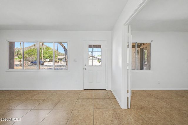 2601 E DAHLIA Drive, Phoenix, AZ 85032