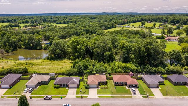 3385 Homestead Rd., Conway, AR 72032