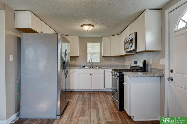 5249 S 52nd Street, Omaha, NE 68117