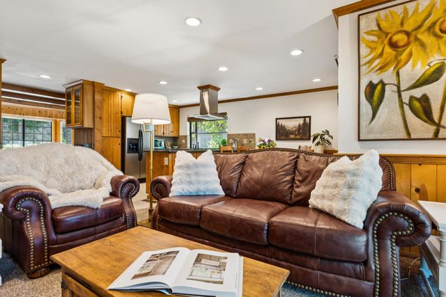 414 Pioneer Road, Lake Arrowhead, CA 92352