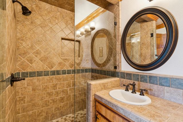 414 Pioneer Road, Lake Arrowhead, CA 92352