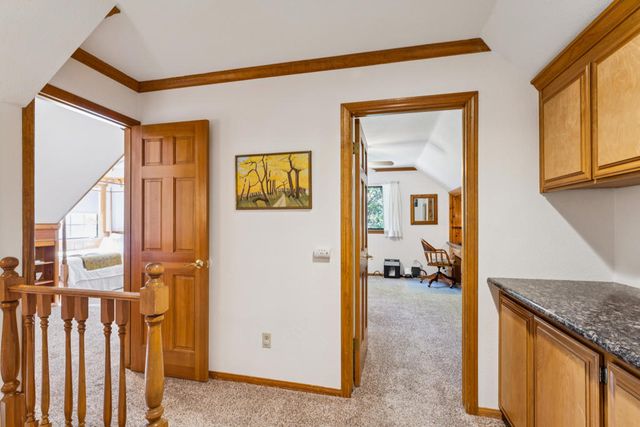 414 Pioneer Road, Lake Arrowhead, CA 92352