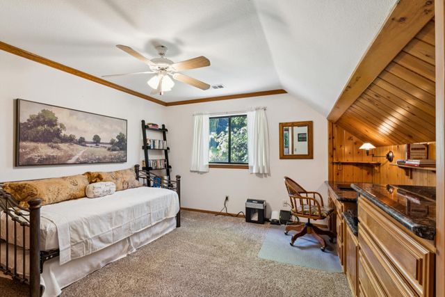414 Pioneer Road, Lake Arrowhead, CA 92352