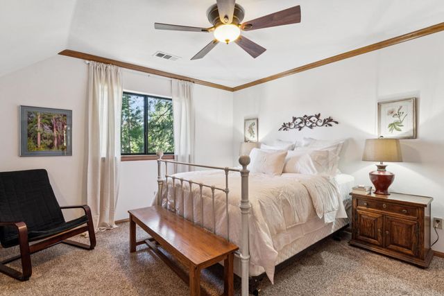 414 Pioneer Road, Lake Arrowhead, CA 92352