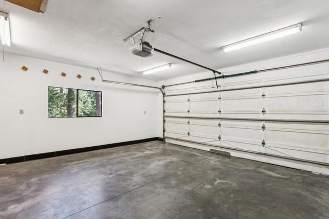414 Pioneer Road, Lake Arrowhead, CA 92352