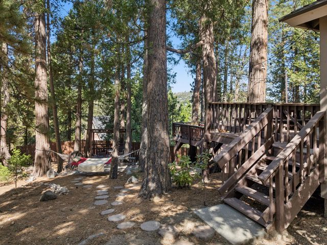414 Pioneer Road, Lake Arrowhead, CA 92352